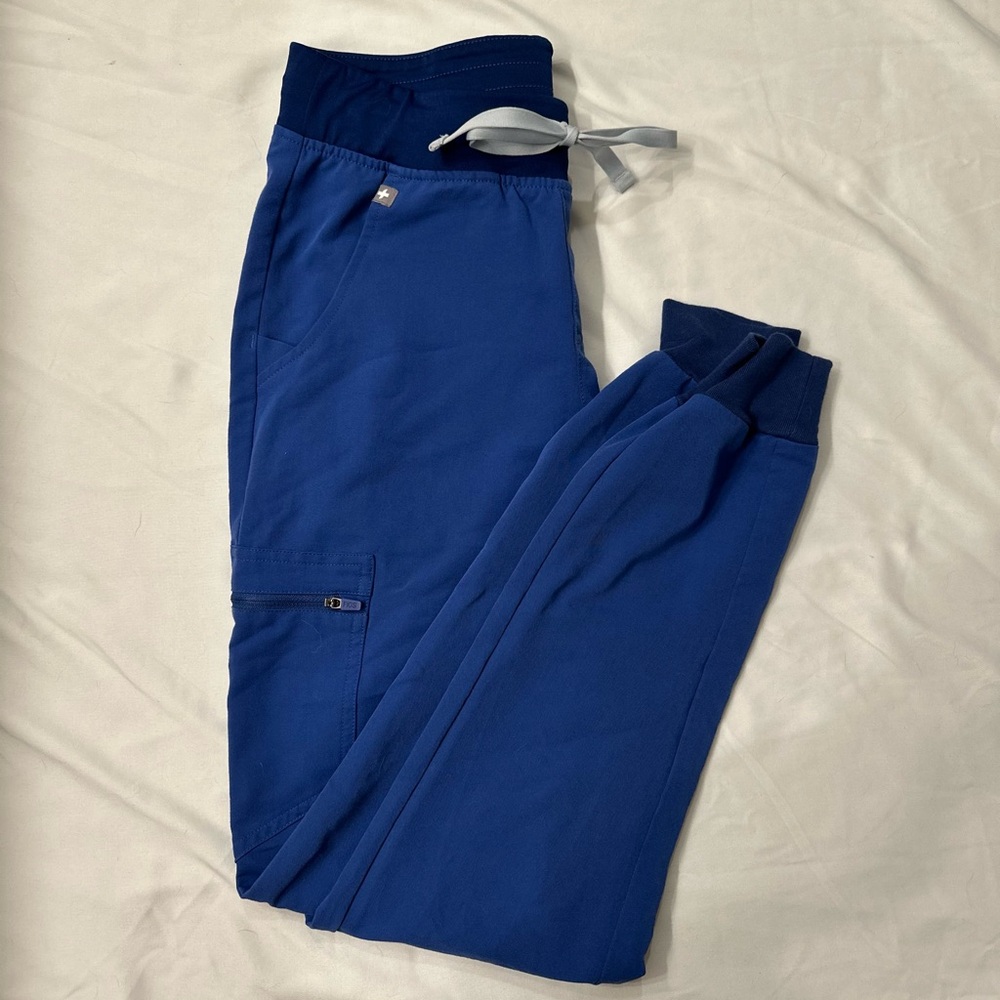 FIGS Jogger scrubs